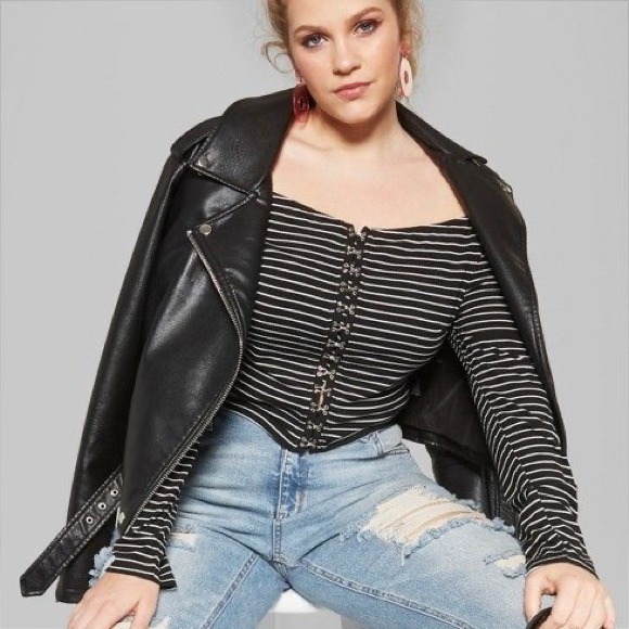 Off Shoulder Hook Front Top